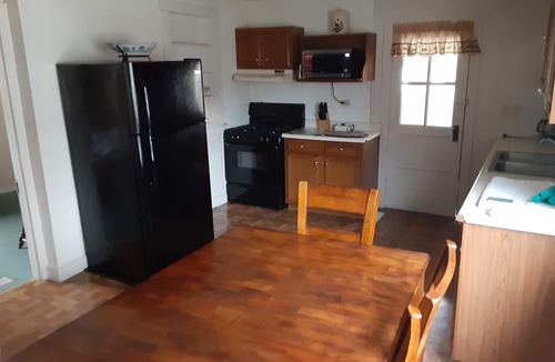 Stony Creek House | A Quiet Private Home With All Your Needs Fulfilled. Fun Year-round Destination