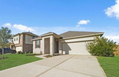 Iowa Colony House | A quiet retreat 38 minutes from Houston