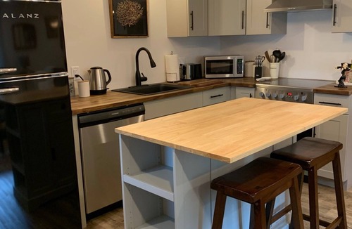 Trinity Apartment | A quiet retreat, conveniently located near the historic part of Trinity!