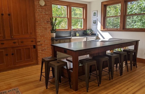 Twain House | A quiet retreat near downtown IC