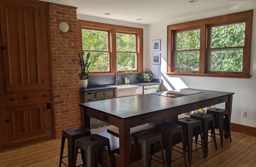 Twain House | A quiet retreat near downtown IC