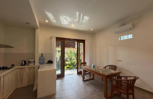 Nyuh Kuning House | A quiet room with balcony in the heart of Ubud