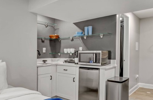 Washington House | A quiet, well-appointed studio, your private DC home base