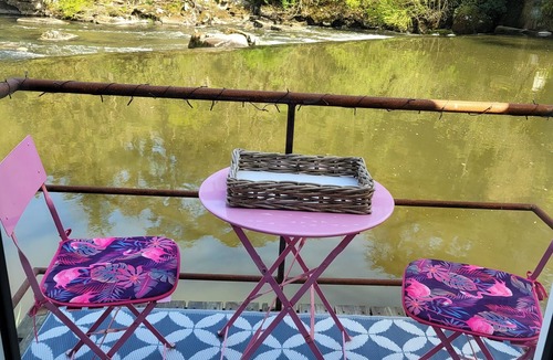 La Bruffiere House | A real waterside break at Le Petit Paradis