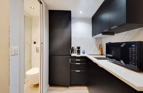 Hopital Saint-Louis Apartment | A Refined Studio in One of Paris’ Most Authentic Neighborhoods