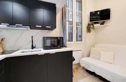 Hopital Saint-Louis Apartment | A Refined Studio in One of Paris’ Most Authentic Neighborhoods