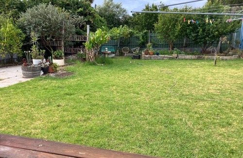 Christies Beach House | A Relaxed Coastal Home. Pet-friendly!