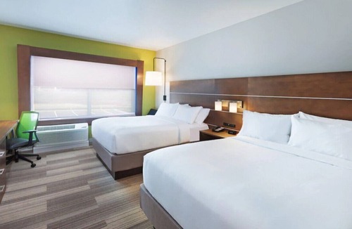 Chanute House | A Relaxing and Fun Escape! Perfect for Family