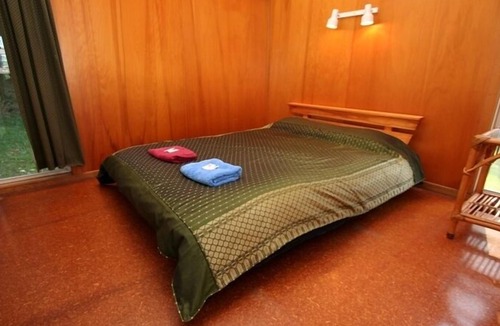 Broken Head Apartment | A relaxing rustic setting five minutes to Broken Head Beach.