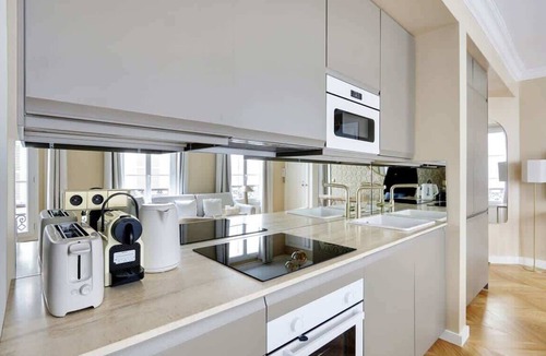 Madeleine Apartment | A Remarkable 2-BR/2-BA in Opéra - Saint-Lazare