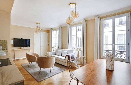 Madeleine Apartment | A Remarkable 2-BR/2-BA in Opéra - Saint-Lazare