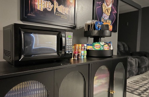 Ellenwood House | "A Retreat Getaway Magical Theater, Game Room & Hot Tub!"