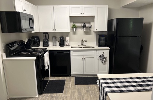 Ellenwood House | "A Retreat Getaway Magical Theater, Game Room & Hot Tub!"