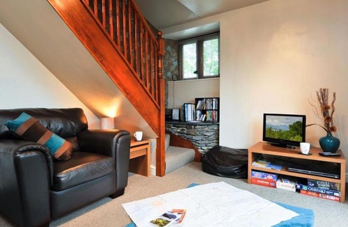 Staveley House | A River Runs By