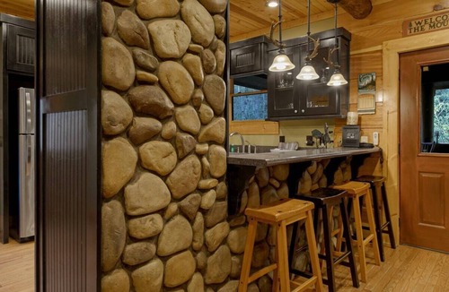 Helen Cabin | A River Runs Thru It | Riverfront Cabin