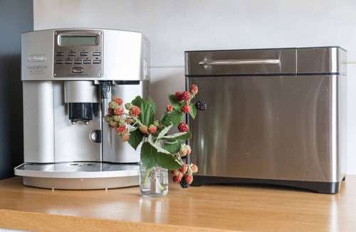 Bullarto South Cottage | A Romantic Escape in Nature’s Embrace