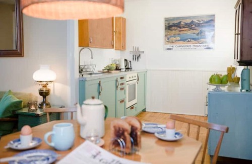 Nethy Bridge Cottage | A romantic hideaway for two in the woods