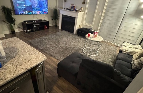 Niagara Falls House | A Room in a Flat, Ensuite with its own bathroom. 10 mins away from the Falls.