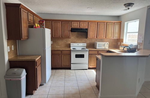 Southeast Houston House | A Room in an Amazing 4 bed house with AC in vibrant Houston