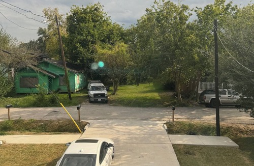 Southeast Houston House | A Room in an Amazing 4 bed house with AC in vibrant Houston