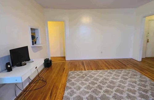 Yonkers Apartment | A Room In Yonkers