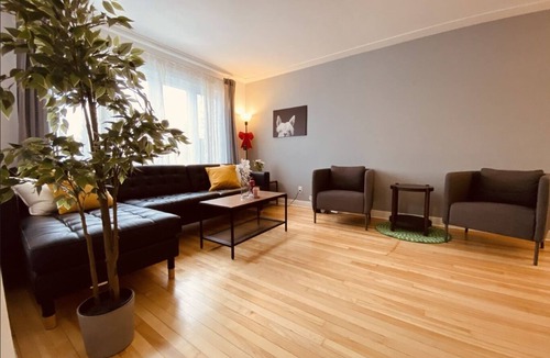 Ottawa Division House | A Room near Ottawa Downtown