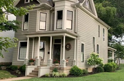 Bardstown Apartment | A Room Off Broadway, a prime downtown hideaway