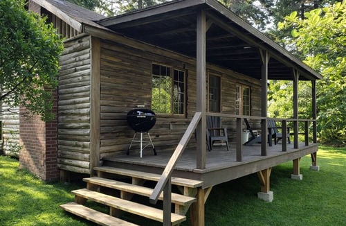 Bailey Island Cabin | A rustic Maine log cabin with water access.