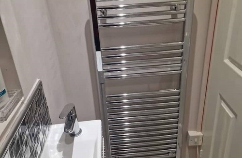 Wolverhampton House | A&S Properties (No guest fees)