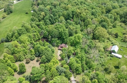 Nineveh House | A !!!! secluded Brown County Cabin retreat !!!!