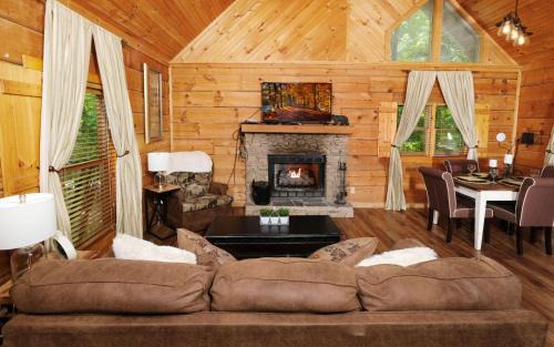 Sevierville Villa | A Secret Romance