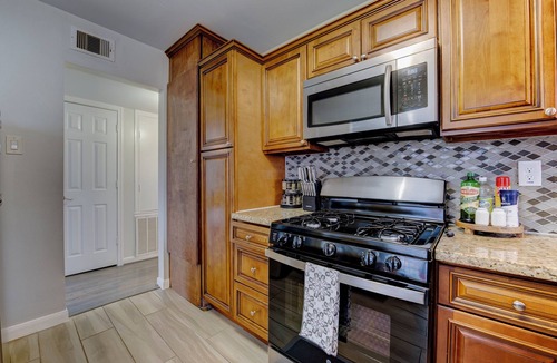 MacGregor Apartment | A Serene 2-bedroom home with private fence and gate in vibrant Houston