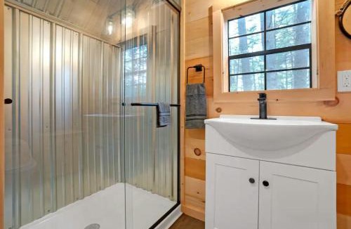 Oxford Apartment | A Serene A-Frame Cabin with Hot Tub