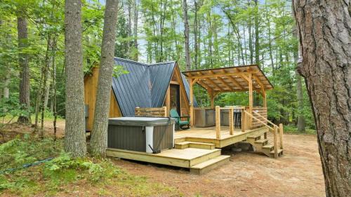 Oxford Apartment | A Serene A-Frame Cabin with Hot Tub