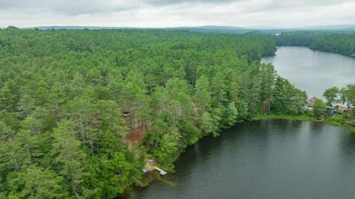 Oxford Apartment | A Serene A-Frame Cabin with Hot Tub