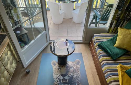 Argentat Apartment | *A setting between Dordogne and swimming pool*