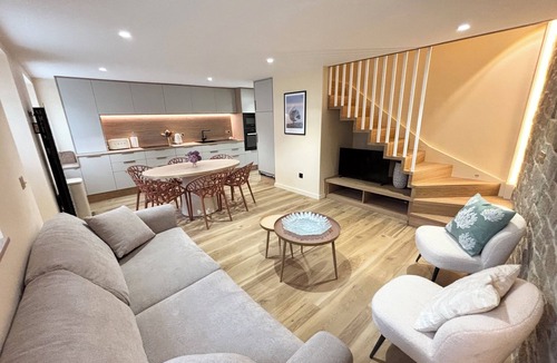 Locronan House | A setting of stone and history