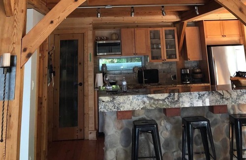 Beaconia Cottage | A shore thing! Spacious lake front get away for any season.