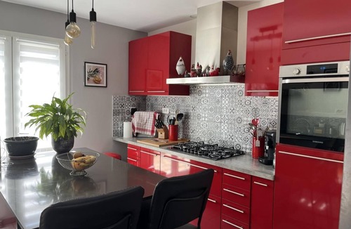 Manduel House | A single-storey house in a quiet subdivision with swimming pool and parking.