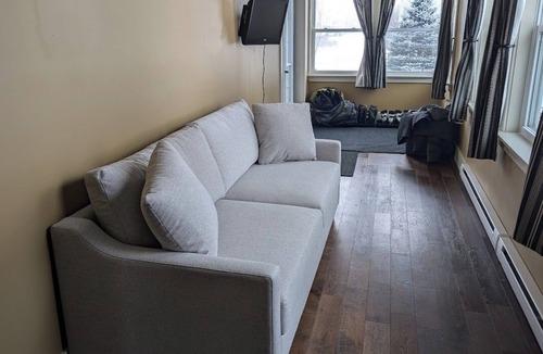 Windsor House | A Ski & Bike Basecamp and walk to a brewpub!