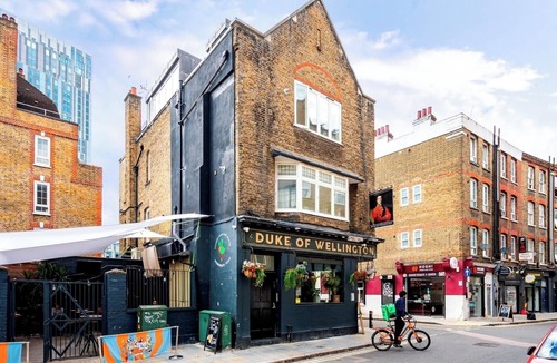 Spitalfields House | A Slick House Trendy Spitafields