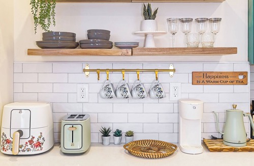 Logan Square Apartment | A Slow Morning in a Parisian Studio
