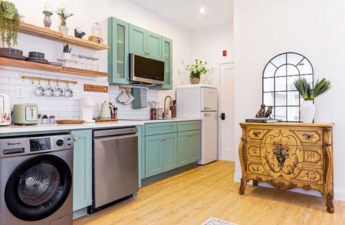Logan Square Apartment | A Slow Morning in a Parisian Studio