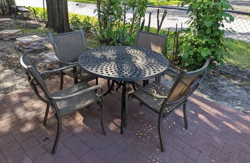 Edgewood Apartment | #A Small Studio with Private Patio & Shared Pool