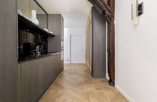 Saint-Thomas-d'Aquin Apartment | A Sophisticated 3-BR/2BA with Services - Saint‑Germain‑des‑Prés