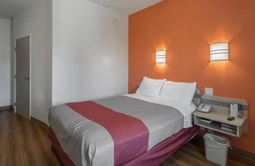 Junction City House | A Sophisticated & Stylish Suite! Pets Allowed