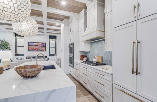 Cinnamon Shore House | A Southern Belle on the Texas Coast with lake views w/access to 20+ amenities