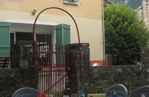 Saint-Martin-en-Vercors House | A spacious, welcoming house between village, field and forest.