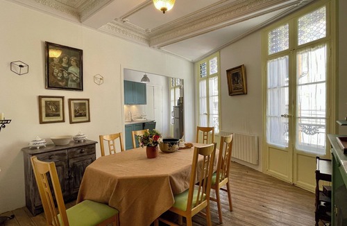 Prades House | A Spacious 18th‑Century Townhouse with Roof Terrace & Mountain Views—Sleeps 10