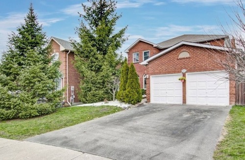 Oshawa House | A spacious, clean and peaceful place to enjoy your vacation